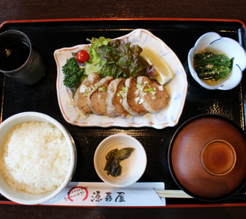 日本東北美味的白金豚