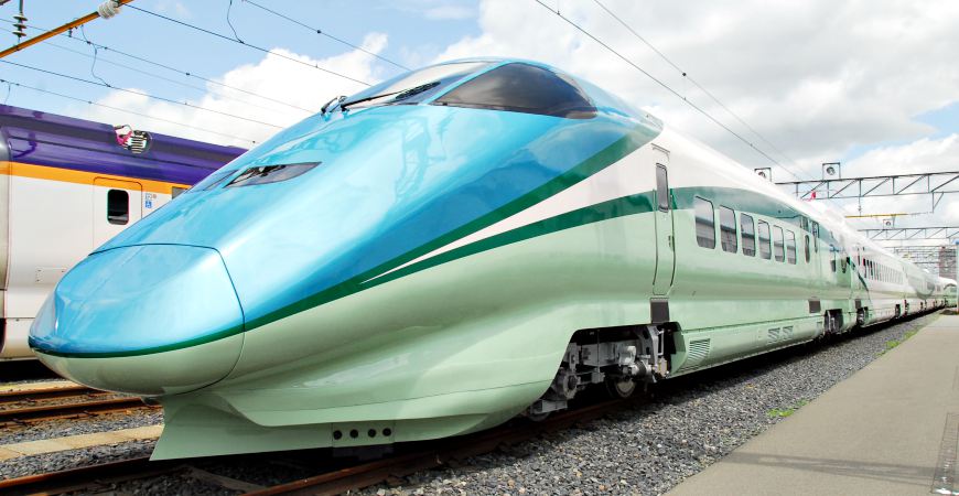 とれいゆつばさ度假型新幹線